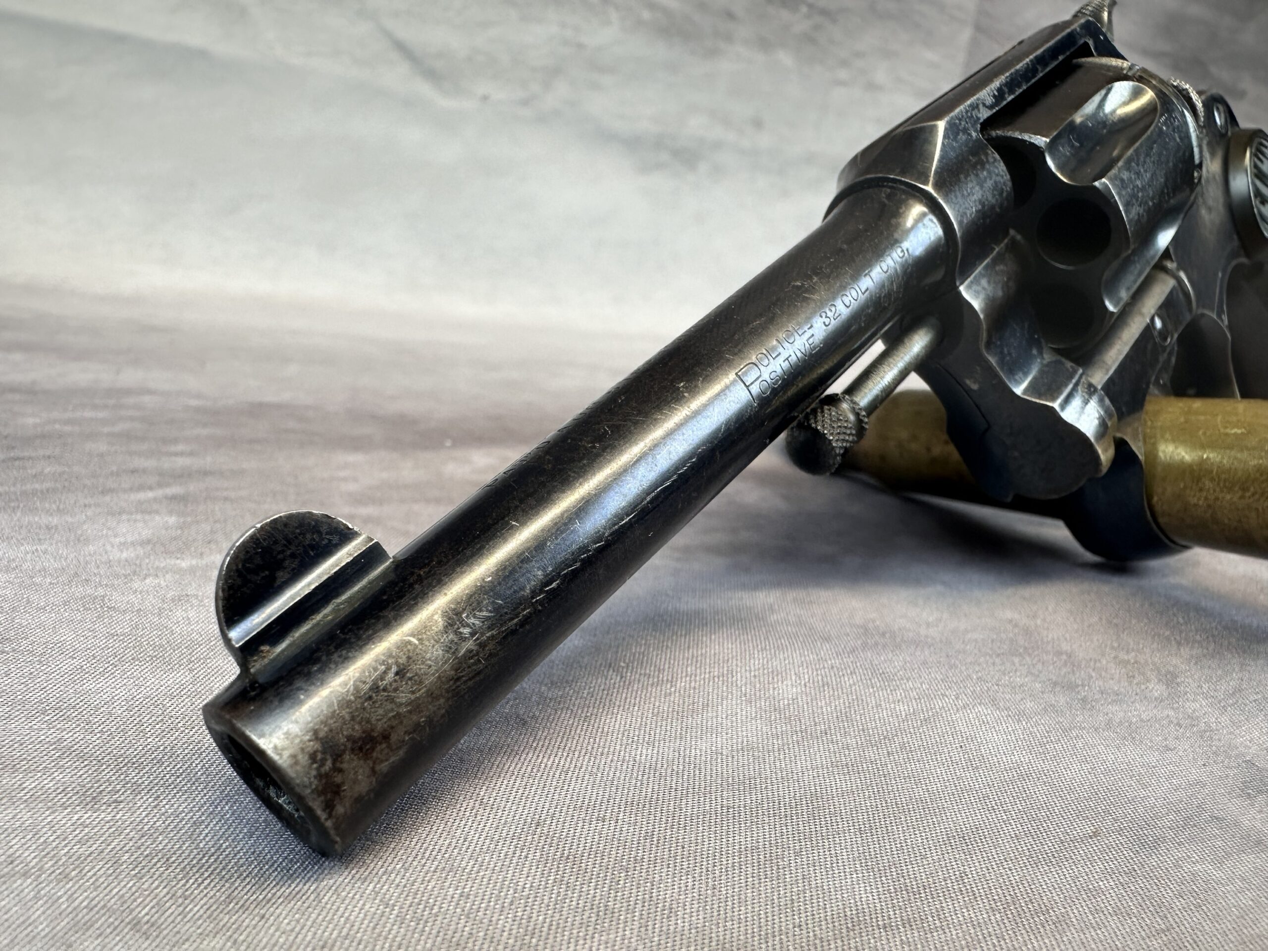 COLTS PT. F.A. MFG. CO. POLICE POSITIVE 32 COLT CTG. (USED) - Image 4