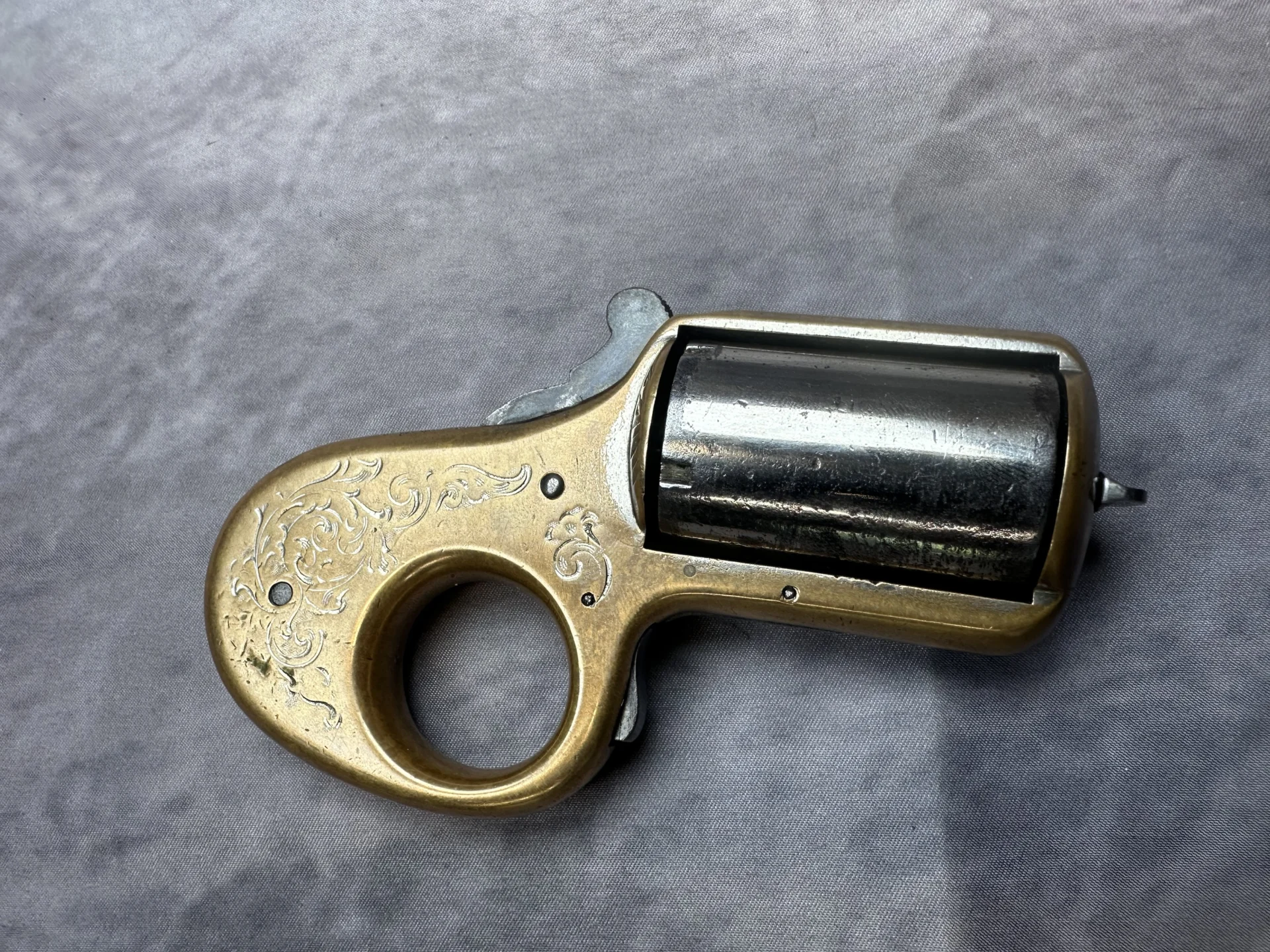 "My Friend" .32 Rimfire 5-Shot Knuckleduster Pepperbox Revolver (Antique) - Image 2